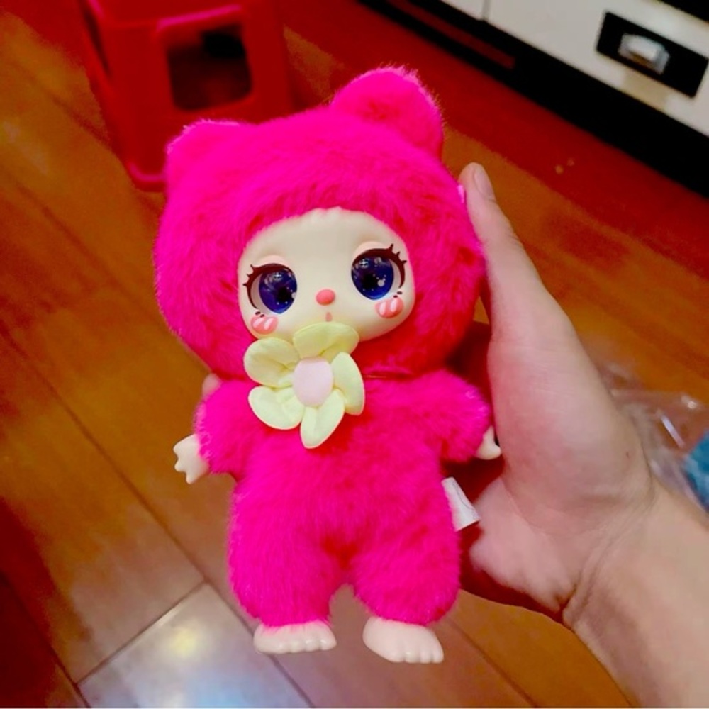 Liila’s Lucky Cat Version 1 Unopened Blind Box